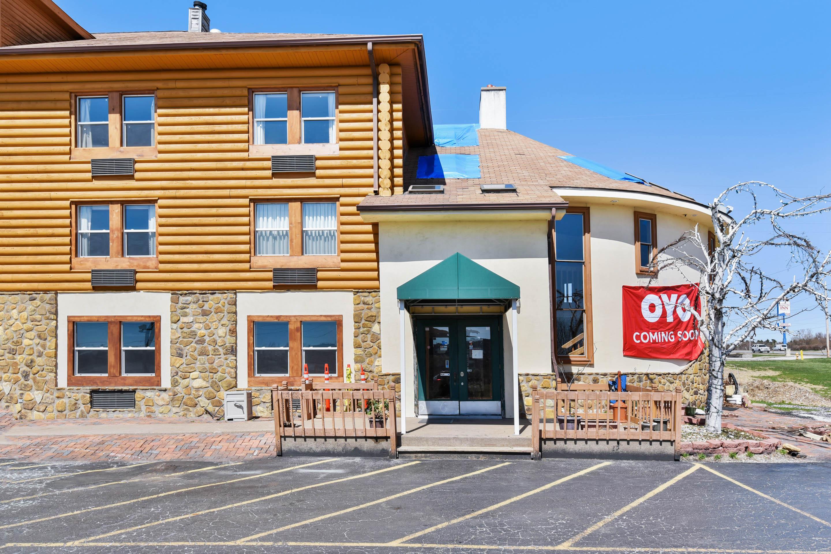 Casa Loma Inn & Suites By Oyo Davenport Ia Near I-80 Ngoại thất bức ảnh