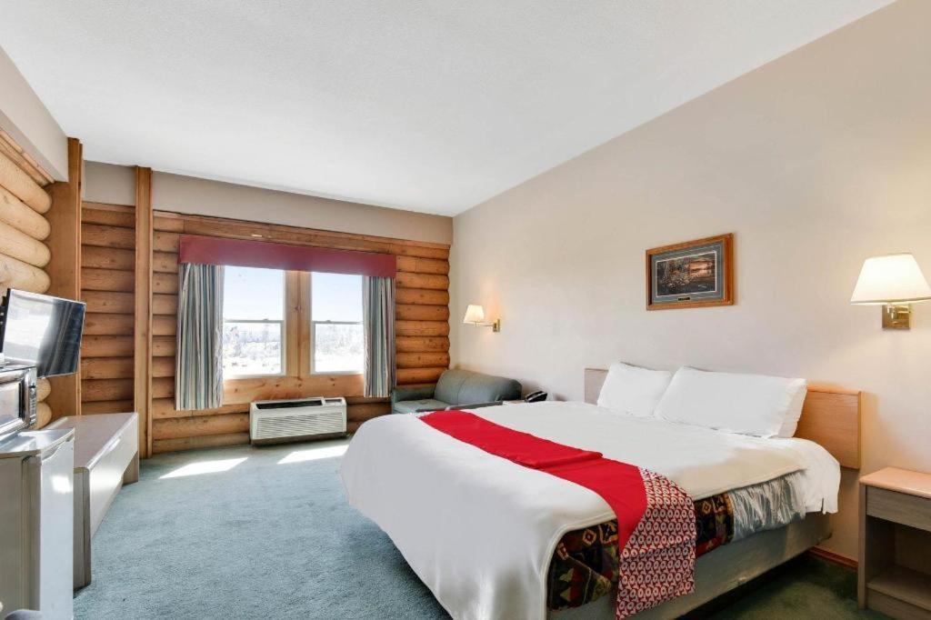 Casa Loma Inn & Suites By Oyo Davenport Ia Near I-80 Ngoại thất bức ảnh