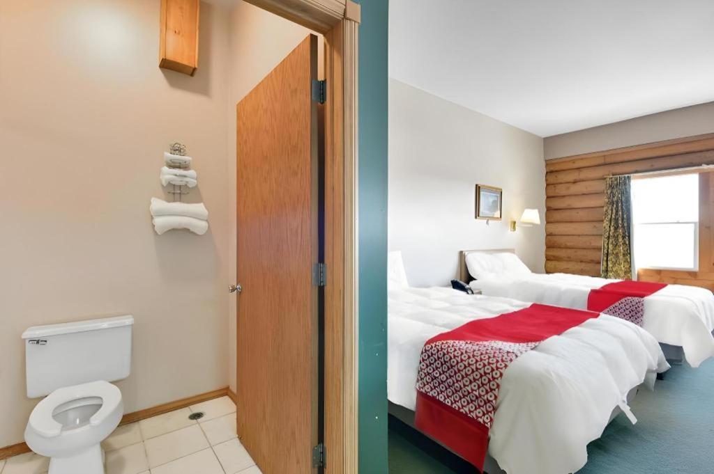 Casa Loma Inn & Suites By Oyo Davenport Ia Near I-80 Ngoại thất bức ảnh
